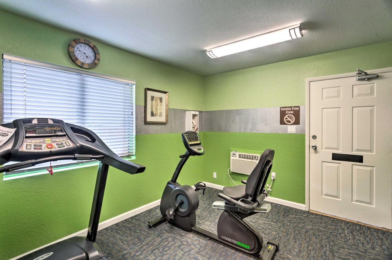 Sunny With Pool And Grill Access! Apartment *